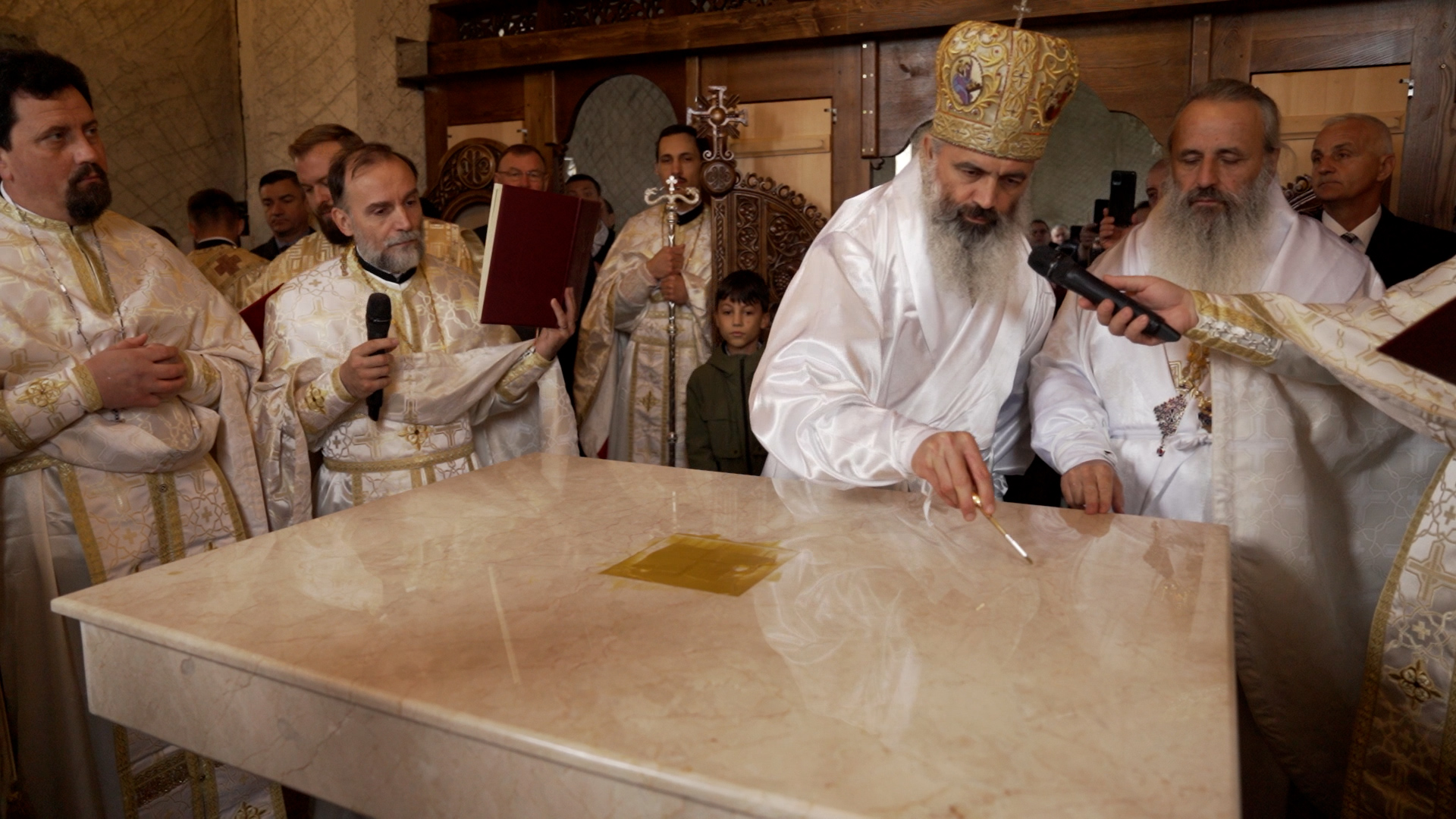 Sfințirea bisericii Parohiei Vânători din județul Iași