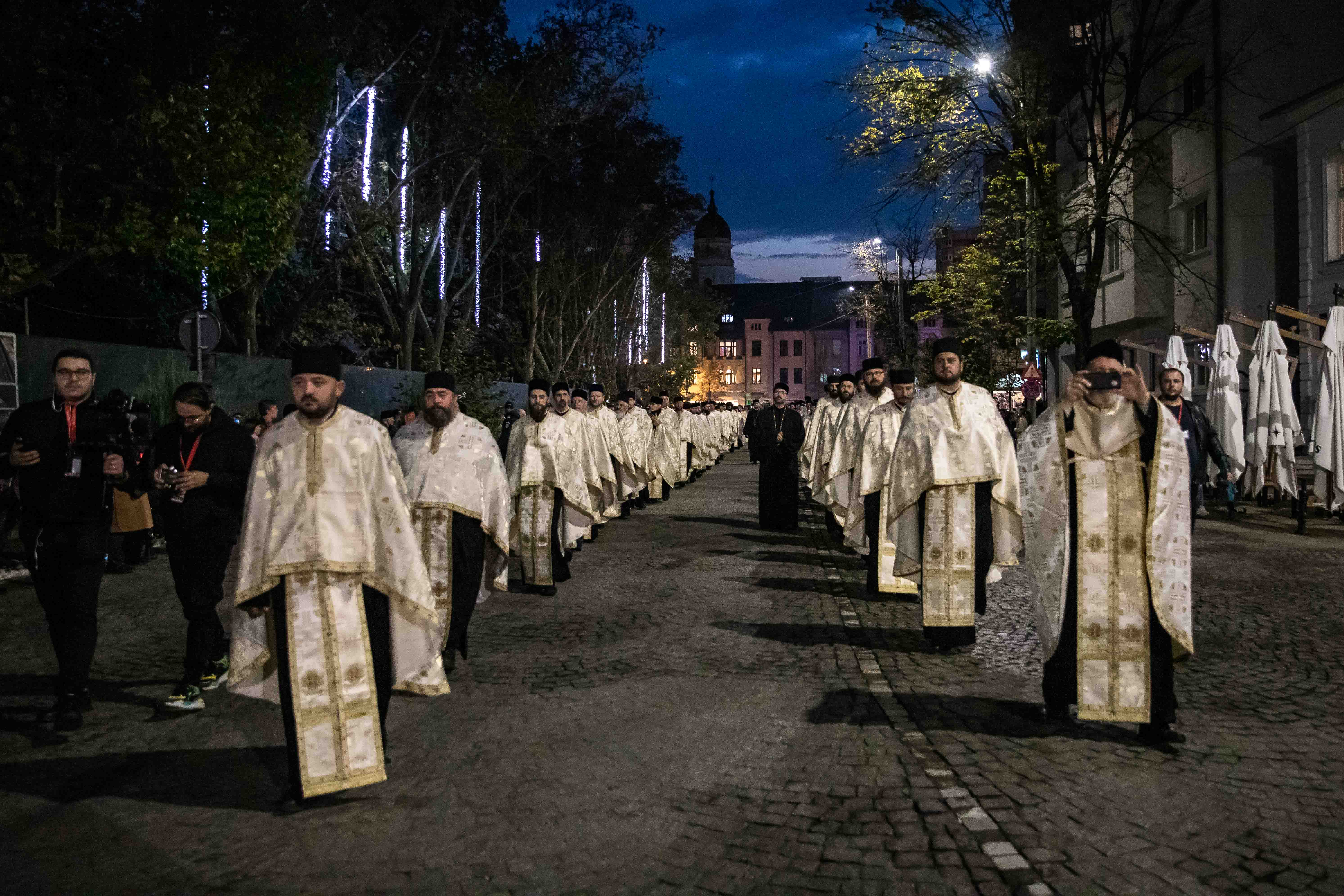 Hram 2022: Sfinții Parascheva și Paisie au unit la Iași, pe Cale, 20.000 de pelerini