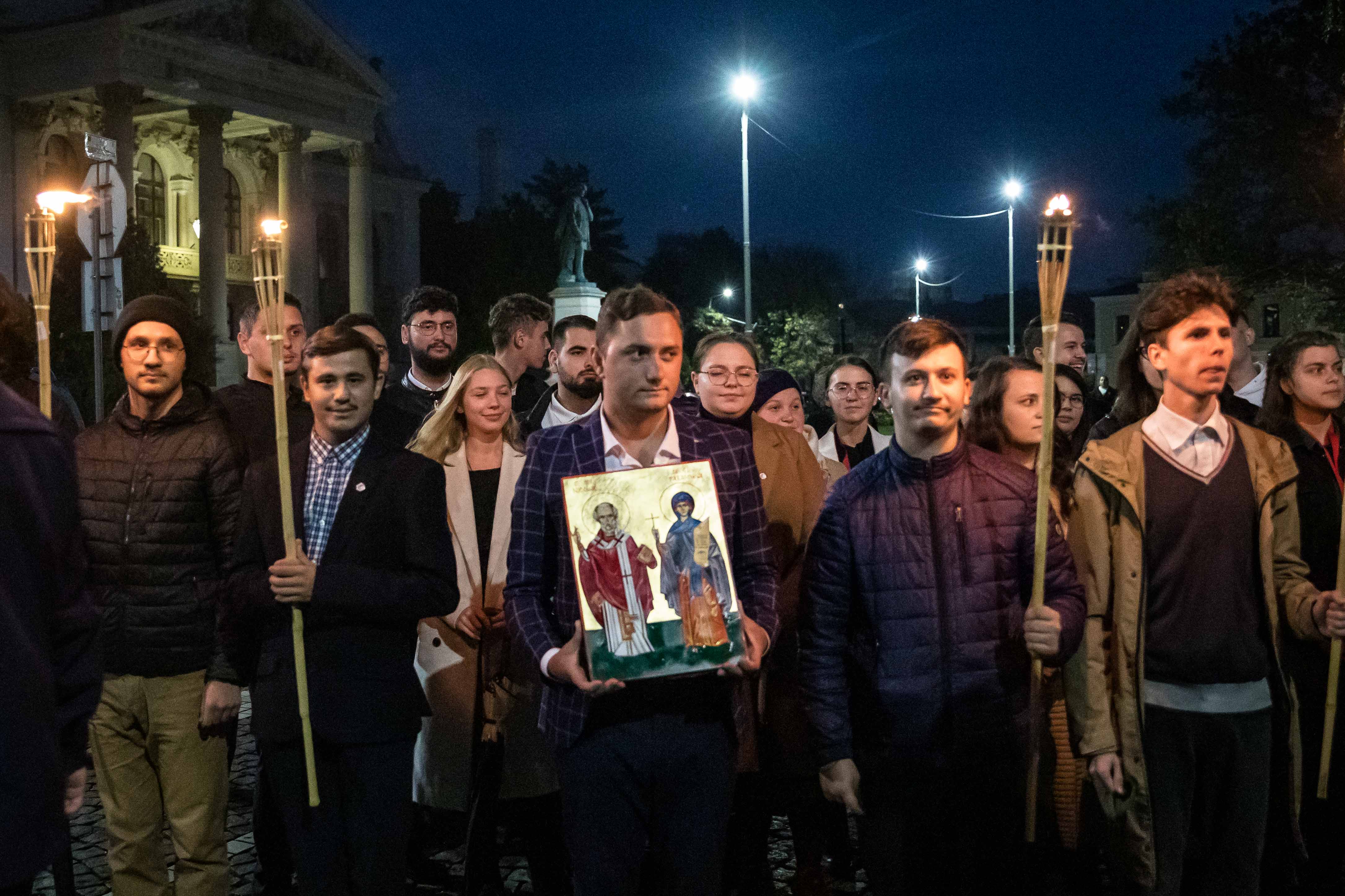 Hram 2022: Sfinții Parascheva și Paisie au unit la Iași, pe Cale, 20.000 de pelerini