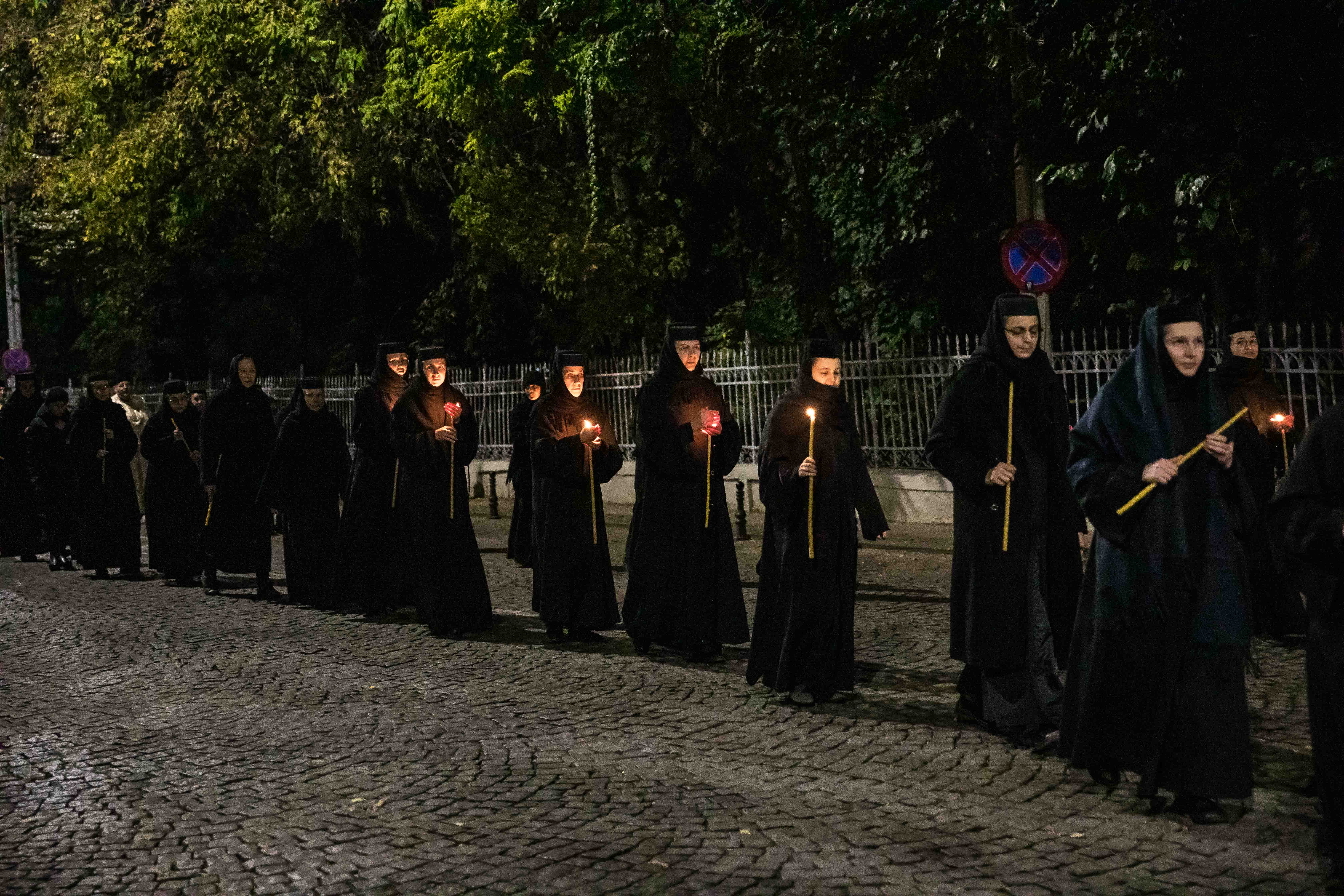 Hram 2022: Sfinții Parascheva și Paisie au unit la Iași, pe Cale, 20.000 de pelerini