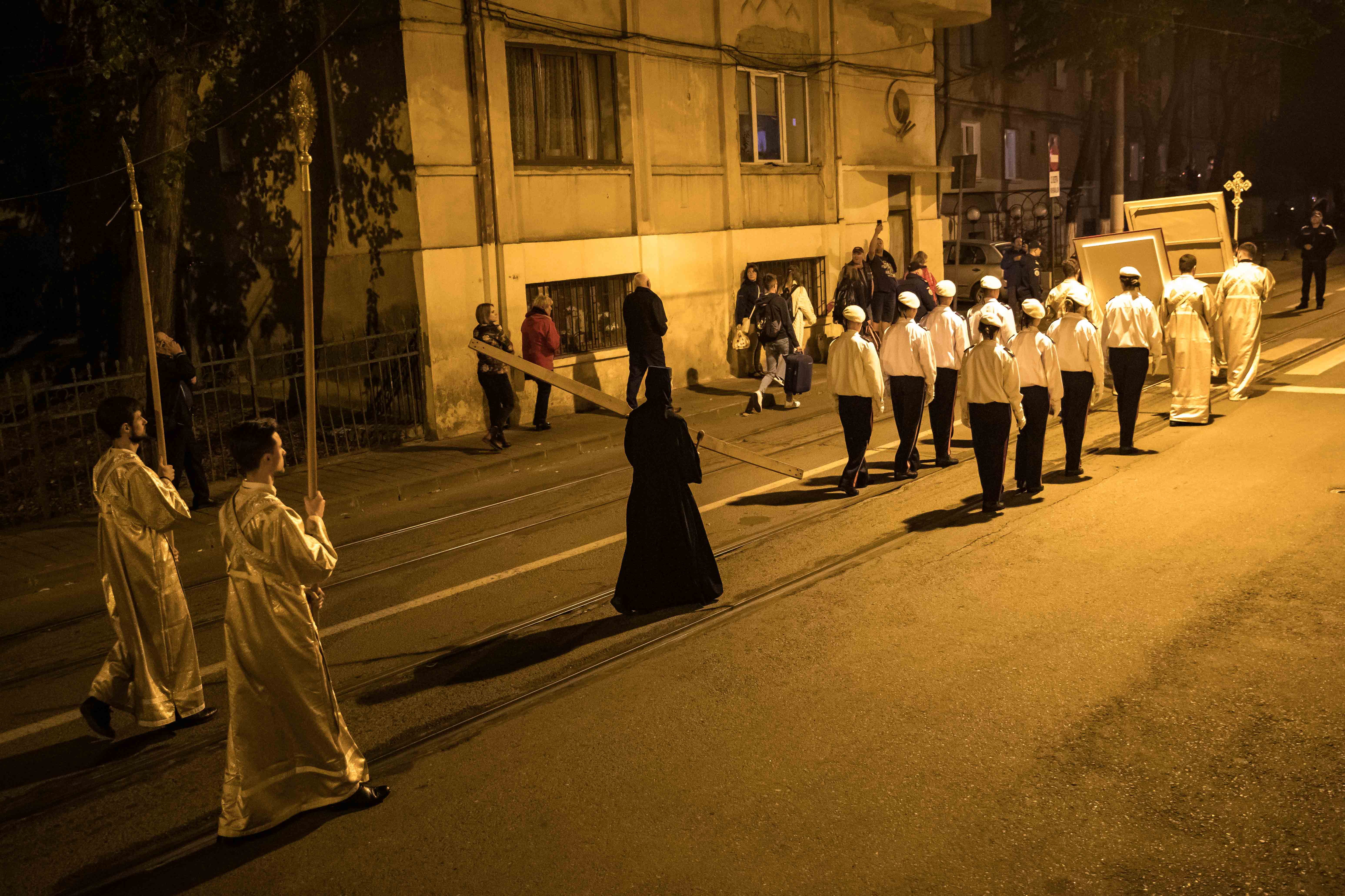 Hram 2022: Sfinții Parascheva și Paisie au unit la Iași, pe Cale, 20.000 de pelerini