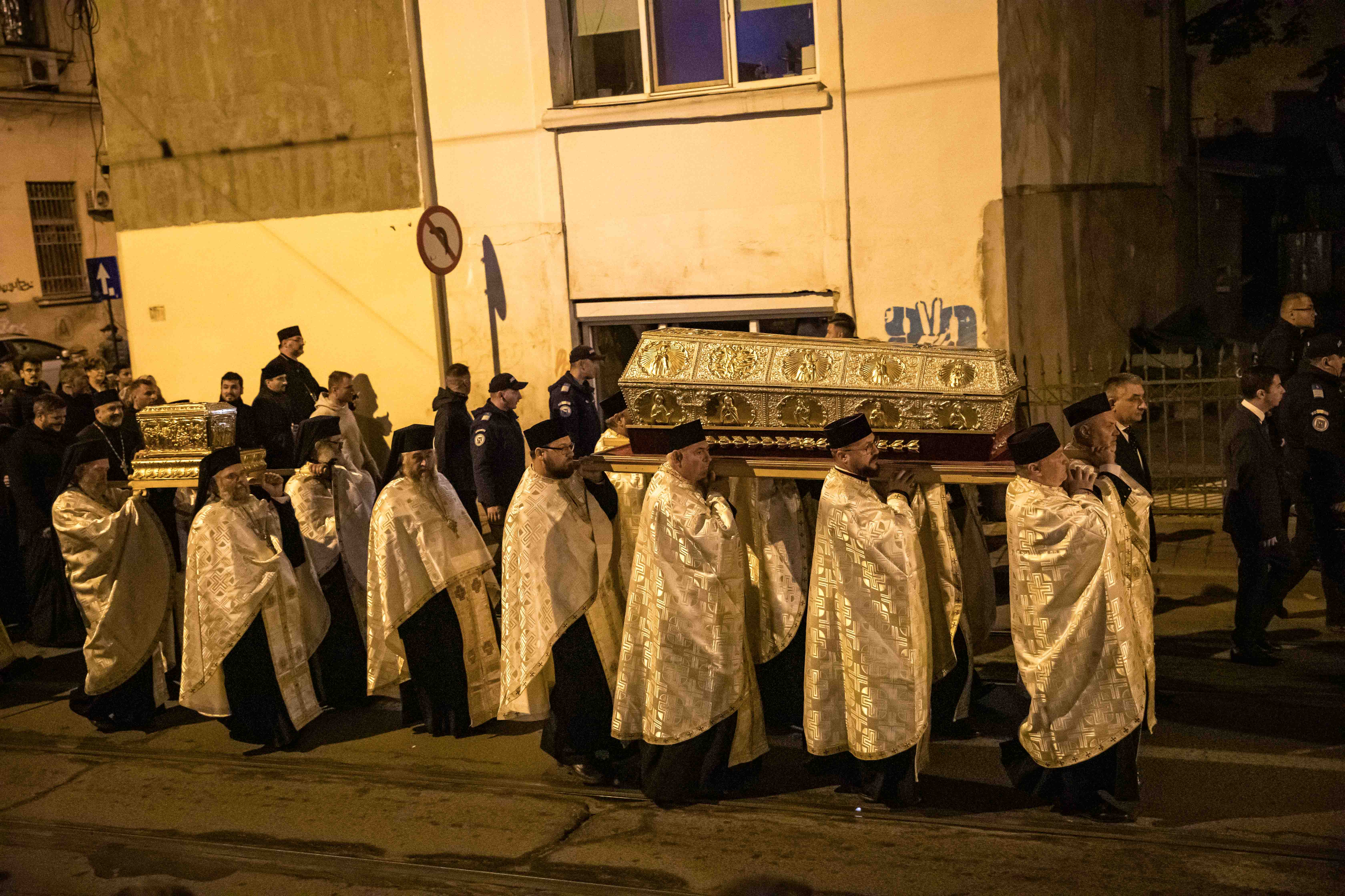 Hram 2022: Sfinții Parascheva și Paisie au unit la Iași, pe Cale, 20.000 de pelerini