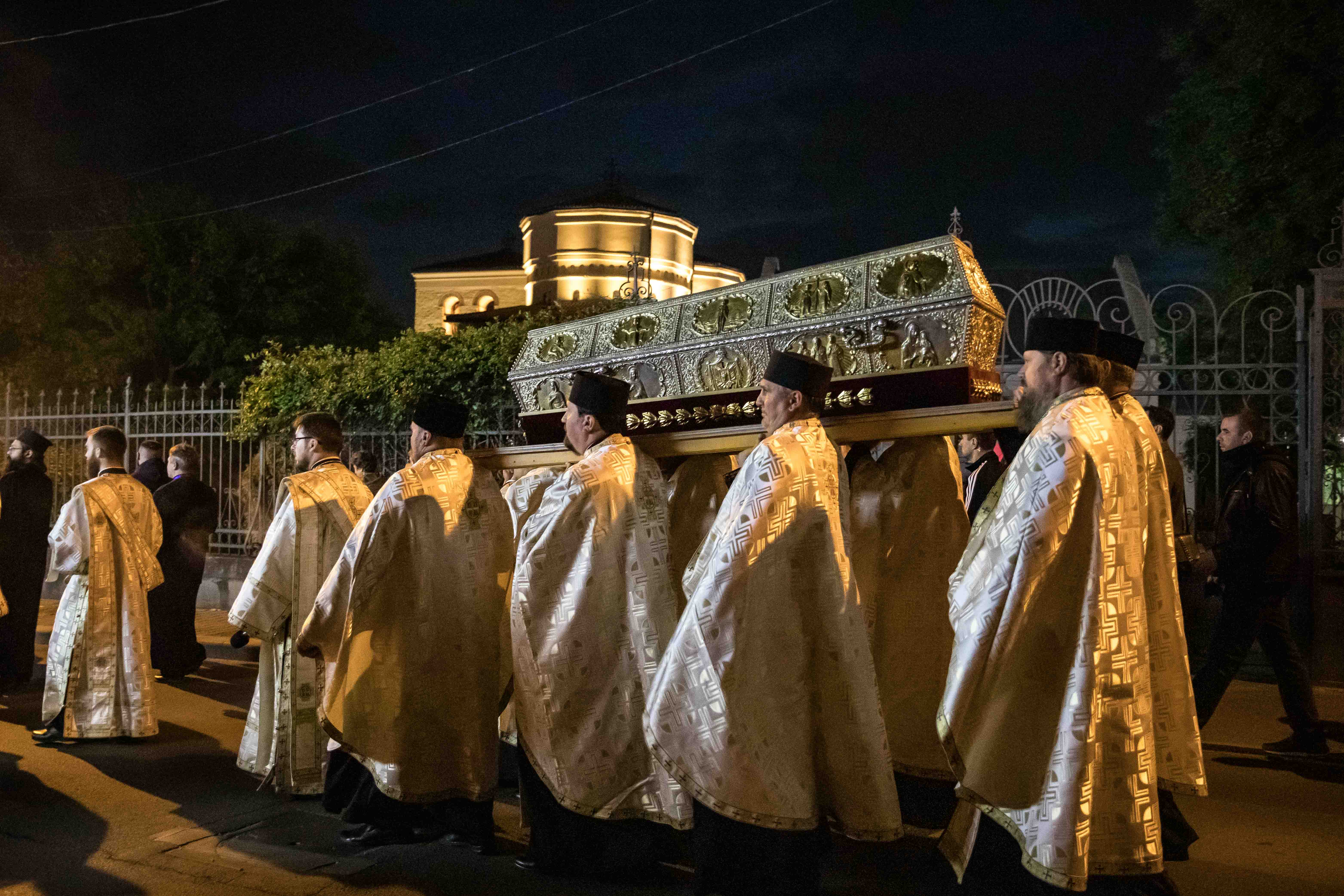 Hram 2022: Sfinții Parascheva și Paisie au unit la Iași, pe Cale, 20.000 de pelerini