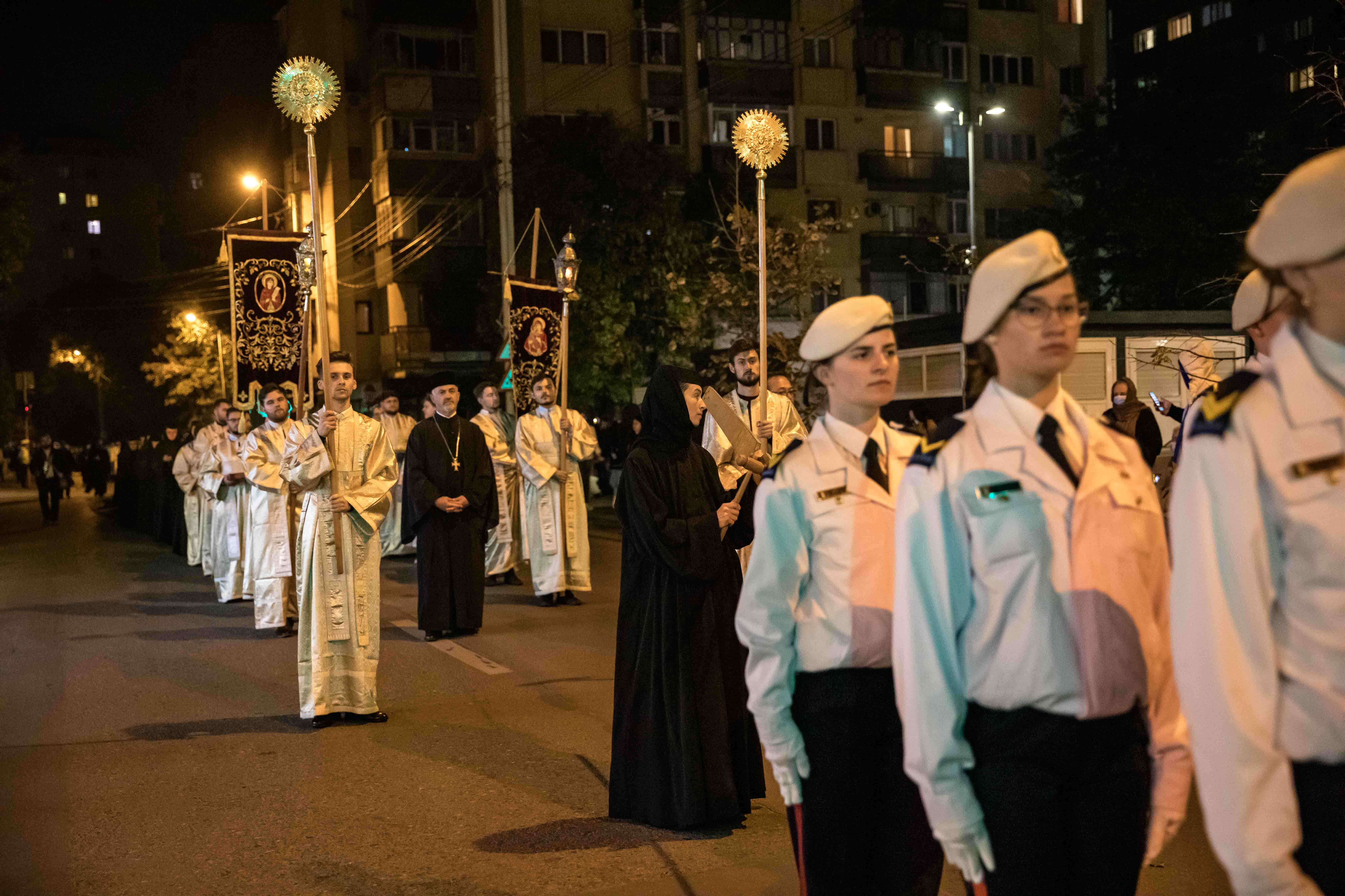 Hram 2022: Sfinții Parascheva și Paisie au unit la Iași, pe Cale, 20.000 de pelerini