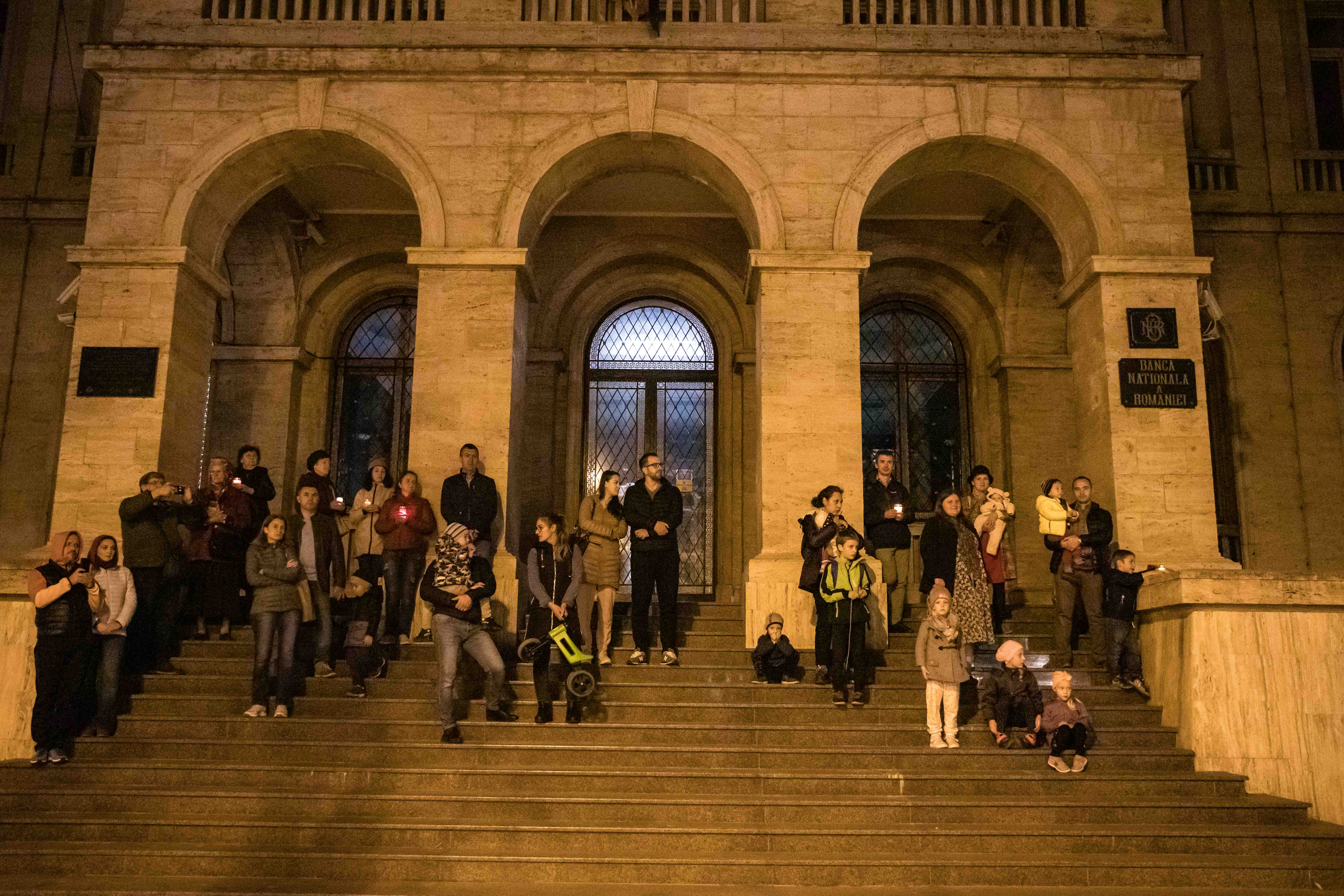 Hram 2022: Sfinții Parascheva și Paisie au unit la Iași, pe Cale, 20.000 de pelerini