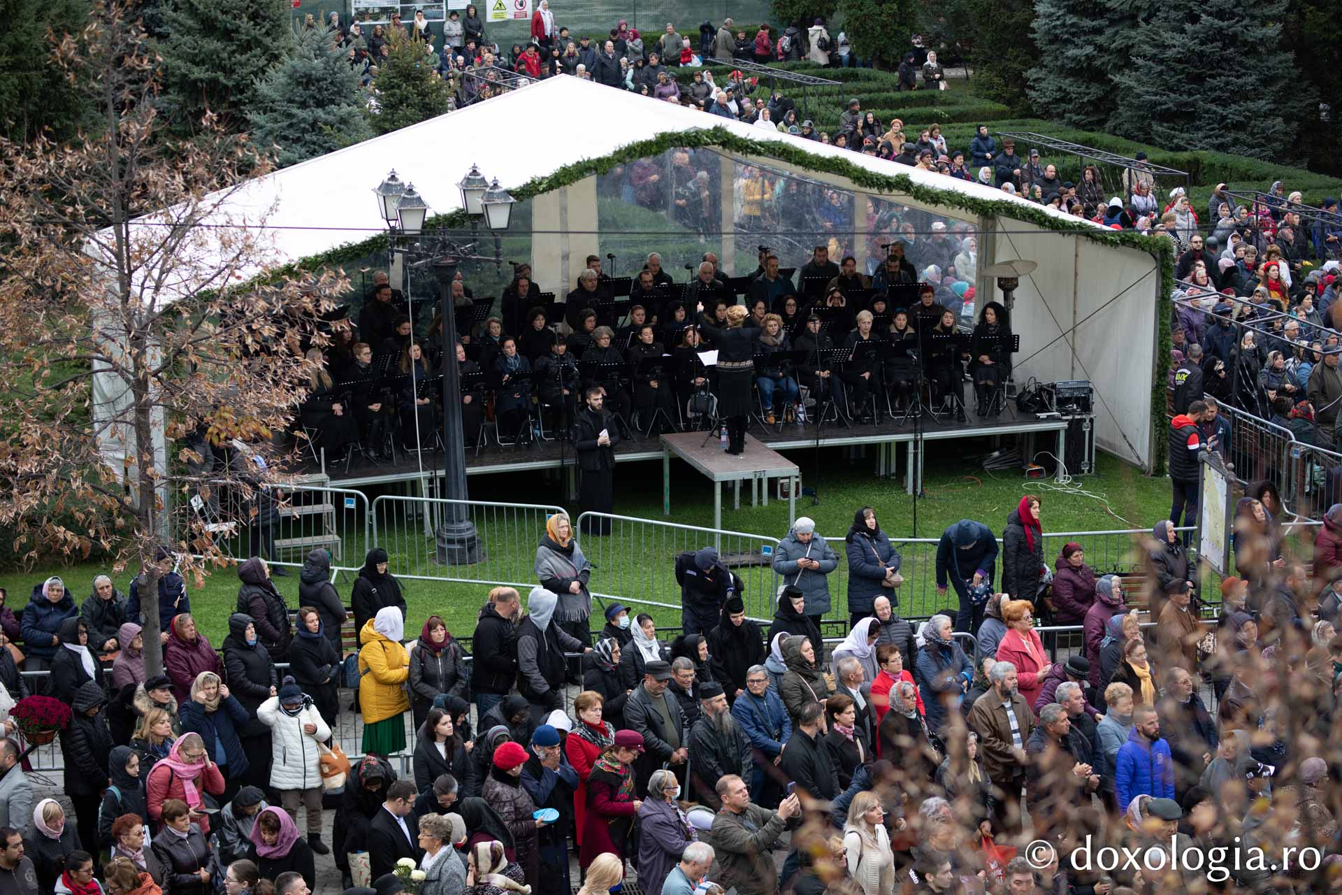 Hram 2022: 35000 de credincioși s-au rugat într-un glas la Iași, de ziua Sfintei Cuvioase Parascheva