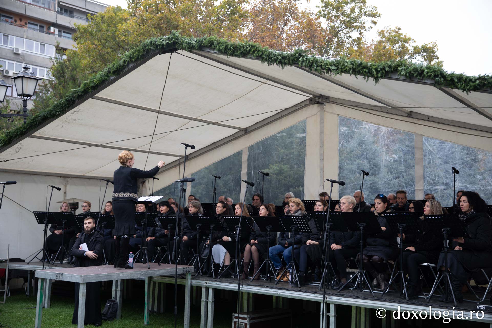 Hram 2022: 35000 de credincioși s-au rugat într-un glas la Iași, de ziua Sfintei Cuvioase Parascheva