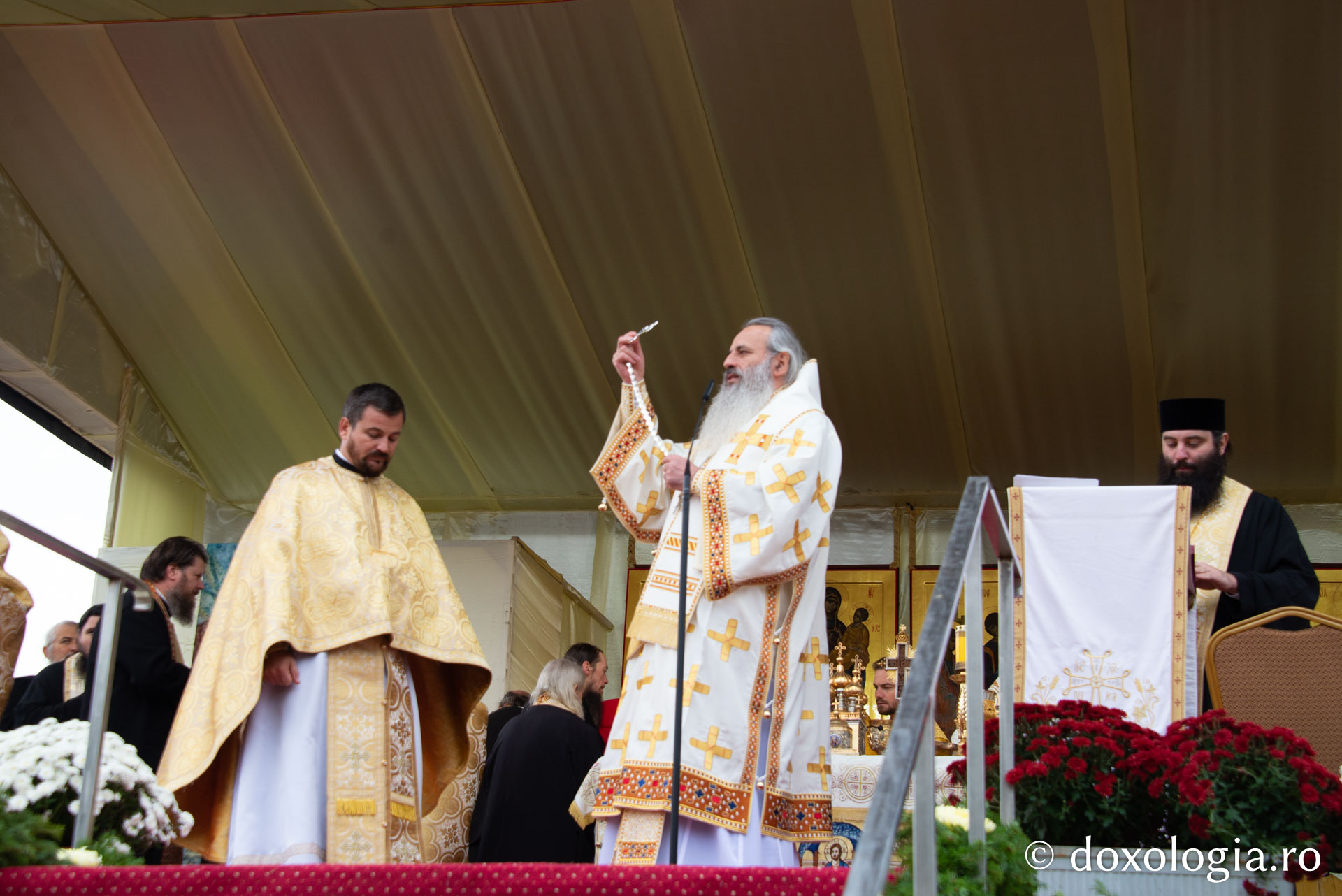 Hram 2022: 35000 de credincioși s-au rugat într-un glas la Iași, de ziua Sfintei Cuvioase Parascheva