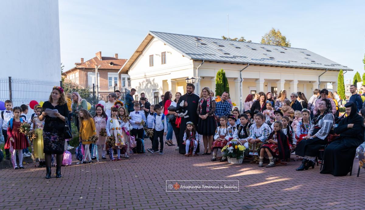 „Festivalul Toamnei” la Fundația „Episcop Melchisedec” din Roman