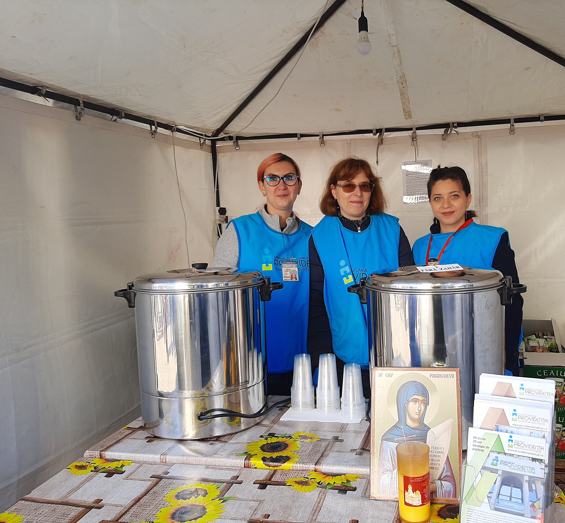 Ceai cald pentru pelerinii Sfintei Cuvioase Parascheva