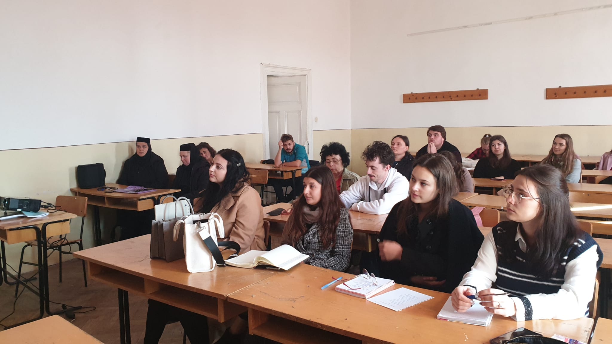 Studenții de la Teologie Asistență Socială au participat la ateliere de formare