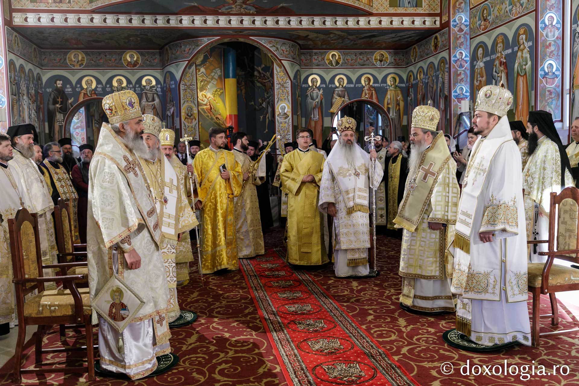 (Foto) Sfânta Liturghie arhierească la aniversarea a 30 de ani de la reactivarea Mitropoliei Basarabiei