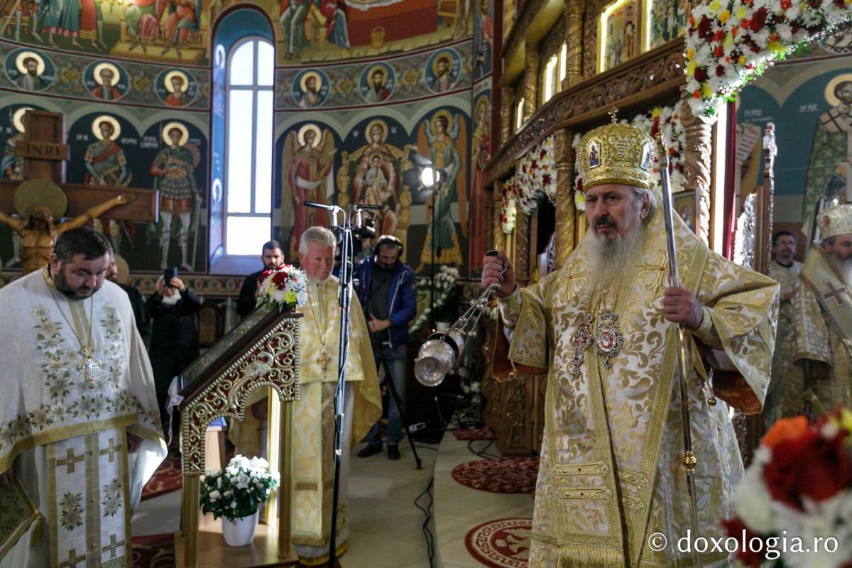 Chișinău: Șase ierarhi ai Bisericii noastre au săvârșit Sfânta Liturghie cu prilejul împlinirii a 30 de ani de la reactivarea Mitropoliei Basarabiei