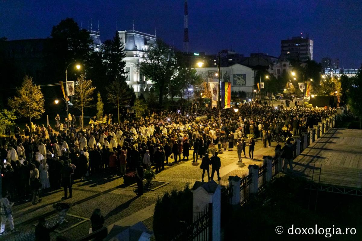 Foto: Pr. Silviu Cluci Hramul Sfintei Parascheva: Nu doar Iaşul se bucură de revărsarea binecuvântării, ci o țară întreagă