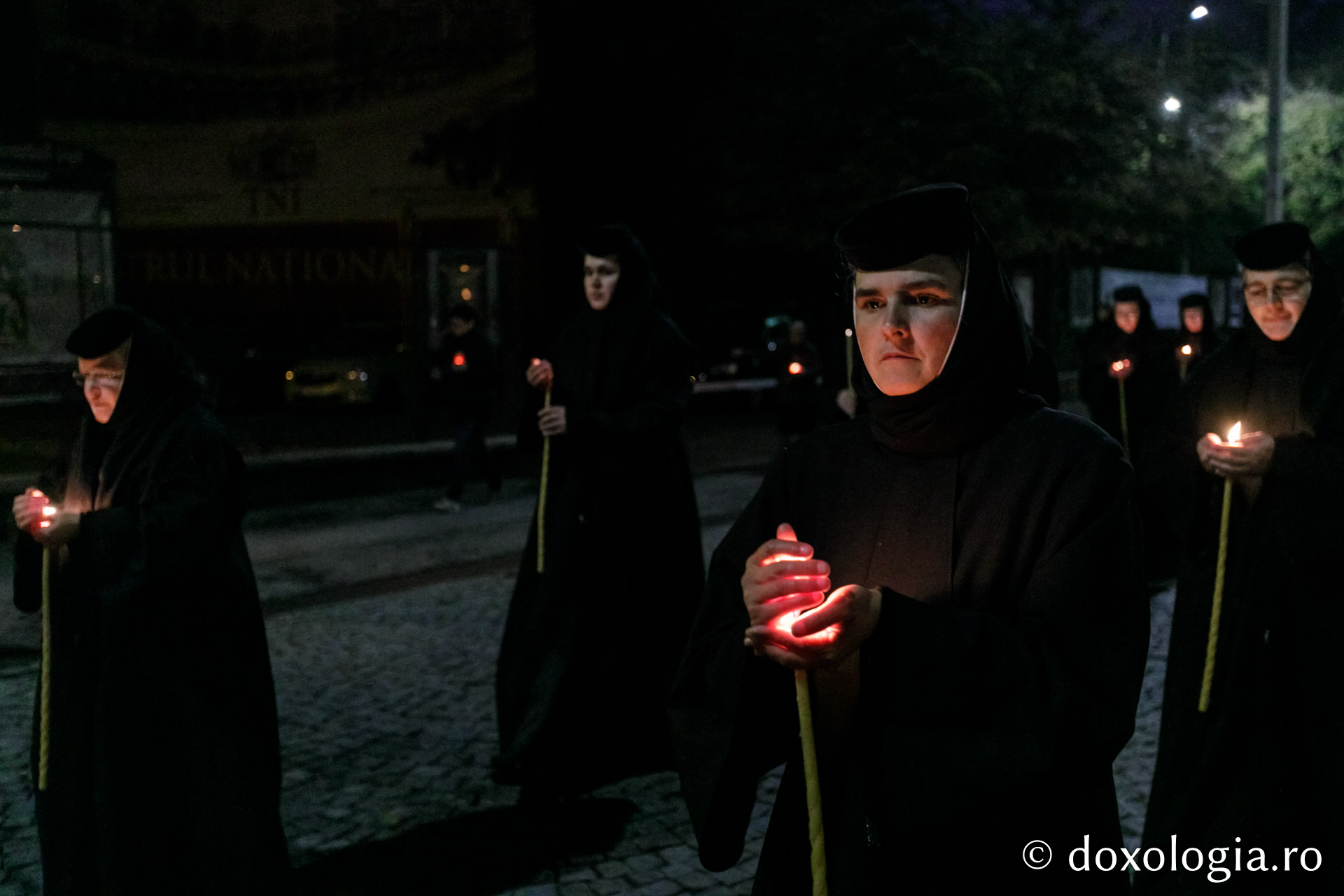 Hram 2022: Sfinții Parascheva și Paisie au unit la Iași, pe Cale, 20.000 de pelerini