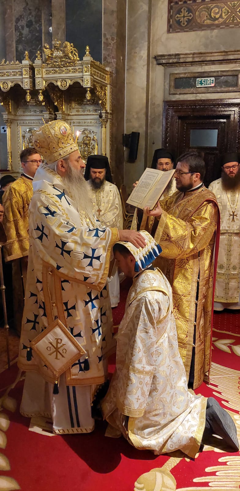 IPS Teofan, la Catedrala Mitropolitană din Iași: „Iubirea de săraci și rugăciunea pentru cei vrăjmași, medicament împotriva trufiei”