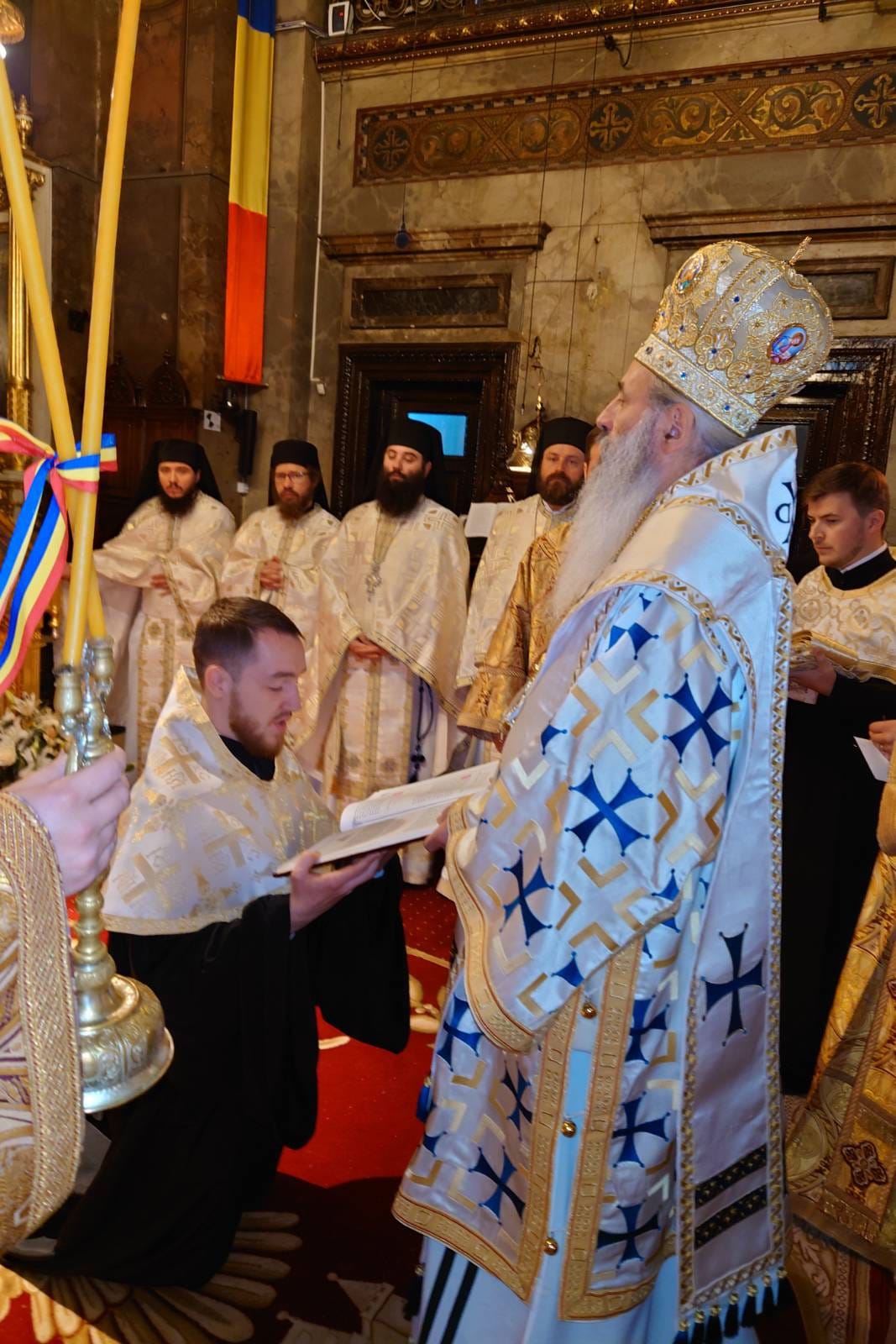 IPS Teofan, la Catedrala Mitropolitană din Iași: „Iubirea de săraci și rugăciunea pentru cei vrăjmași, medicament împotriva trufiei”