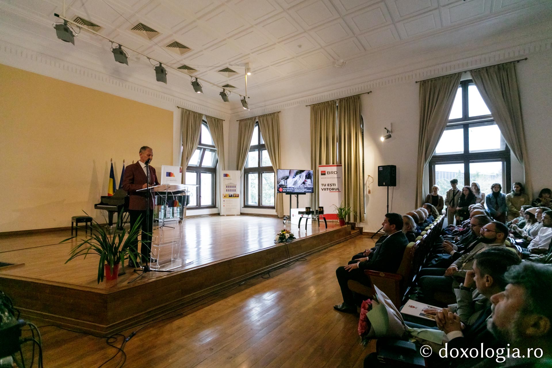 IPS Teofan, către studenții și cadrele didactice de la Universitatea de Arte: „Să vă dăruiască Dumnezeu un an universitar plin de odihnă sufletească!”