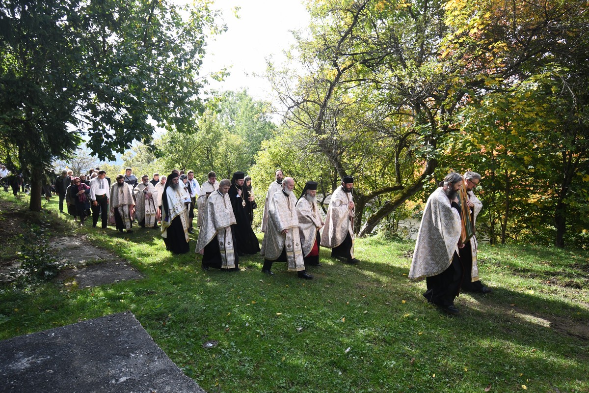 Hramul Mănăstirii Bisericani, serbat prin Liturghie arhierească