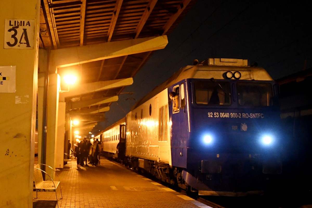 Credinţă şi rugăciune, la racla Sfintei Parascheva