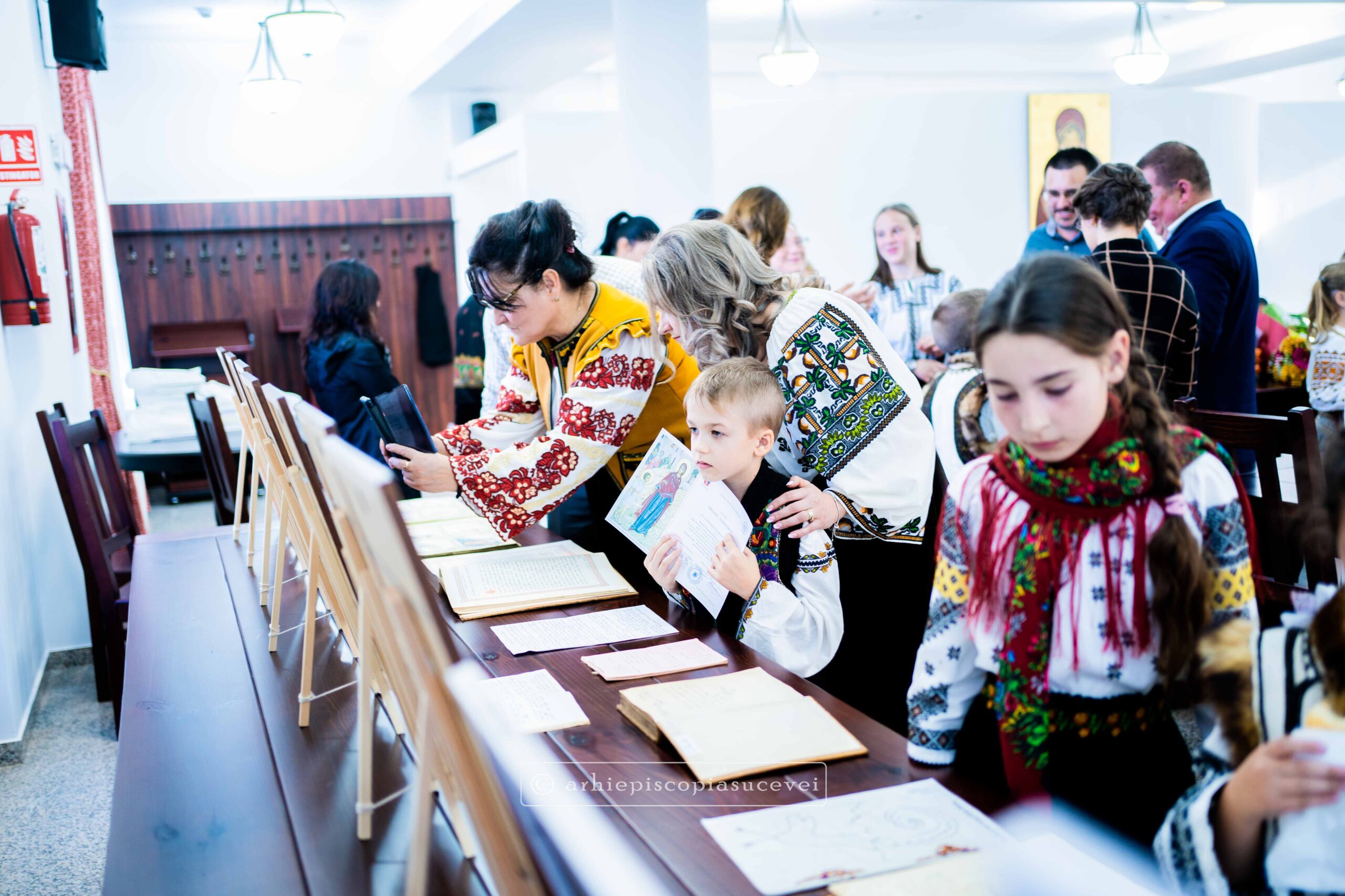 Expoziție itinerantă „Muzeul scrisului de mână”