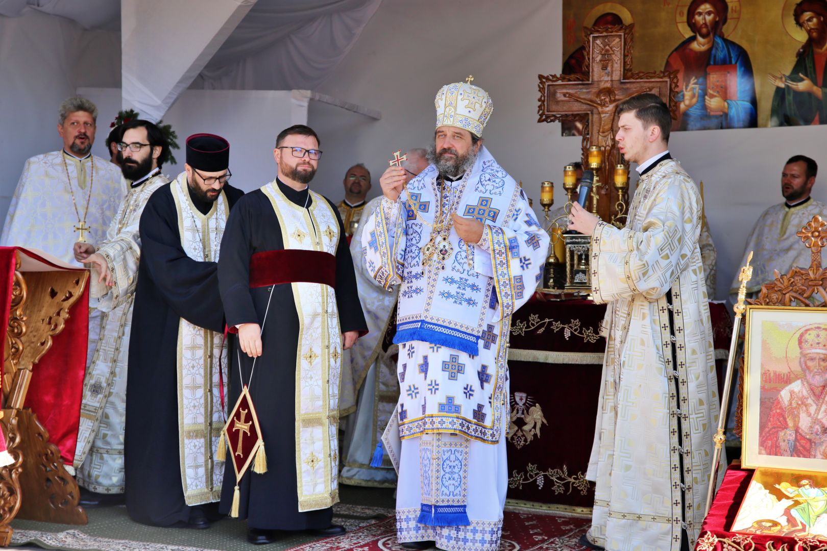 Biserica din Popricani a fost resfințită de PS Nichifor Botoșăneanul