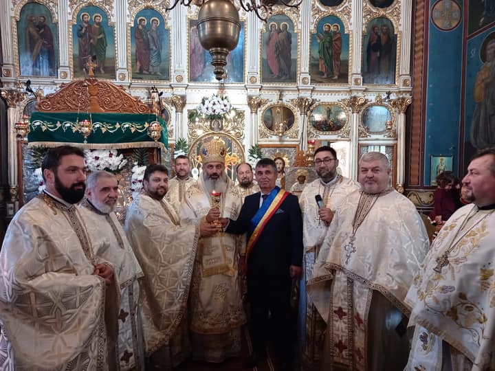 Liturghie arhierească în Parohia Hodora, Protopopiatul Hârlău