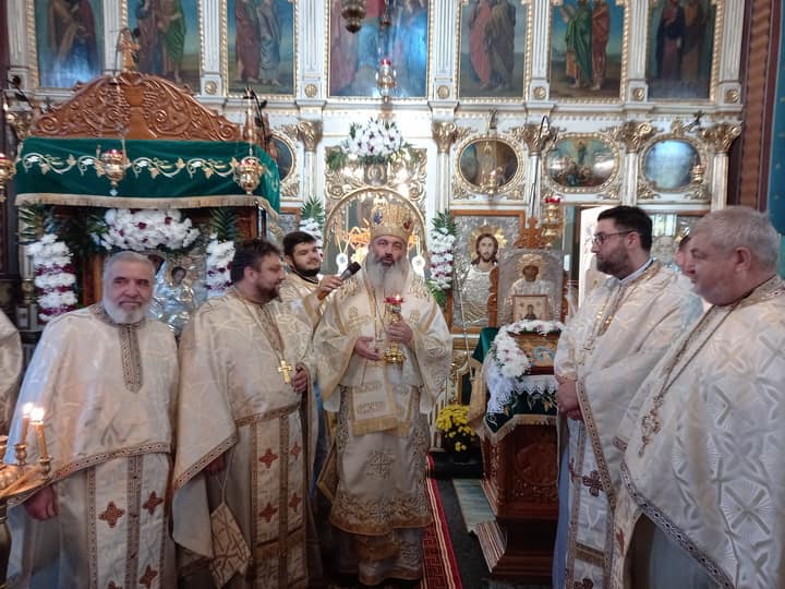 Liturghie arhierească în Parohia Hodora, Protopopiatul Hârlău