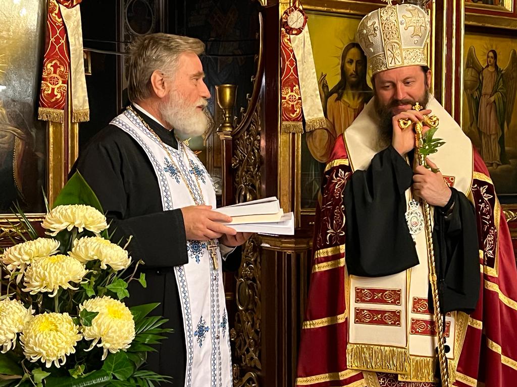 Slujire arhierească la Biserica „Sfânta Parascheva” din Iaşi: „Dumnezeu nu-Și ține sfințenia doar pentru El”