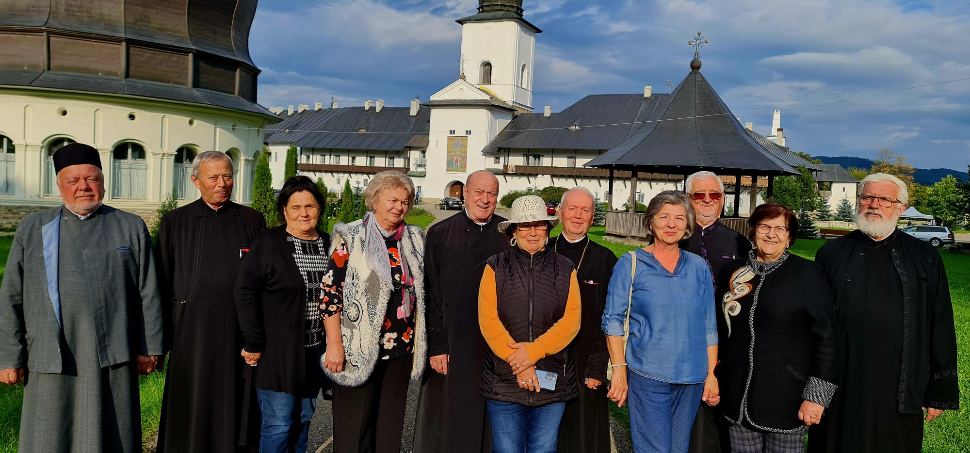 Revedere după 50 ani: Promoţia 1967-1972 s-a întâlnit la Seminarul „Veniamin Costache” de la Mănăstirea Neamţ