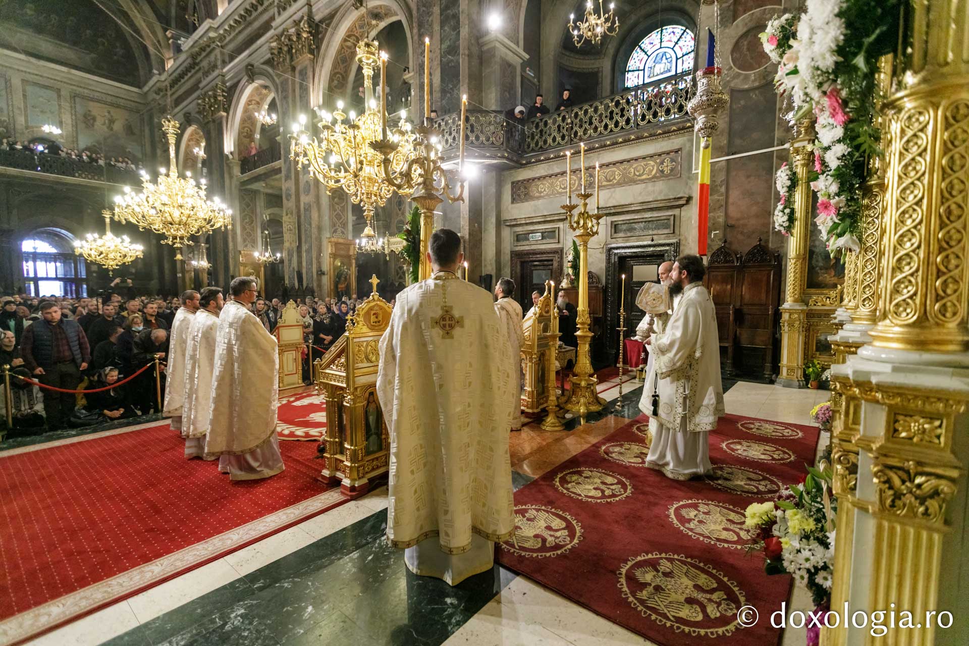 (Foto) Sfânta Liturghie arhierească, în ajun de hram, la Catedrala Mitropolitană din Iași