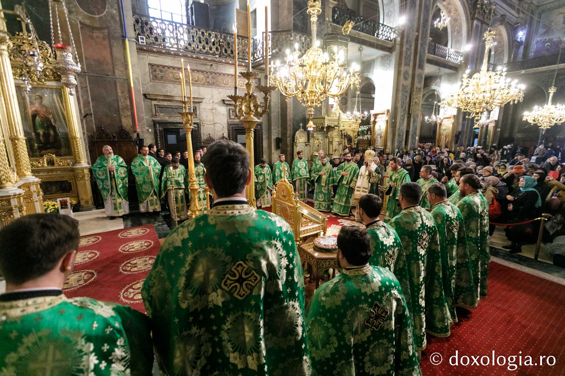 (Foto) Liturghie arhiereasca la Catedrala Mitropolitană din Iași în cea de-a patra zi de pelerinaj