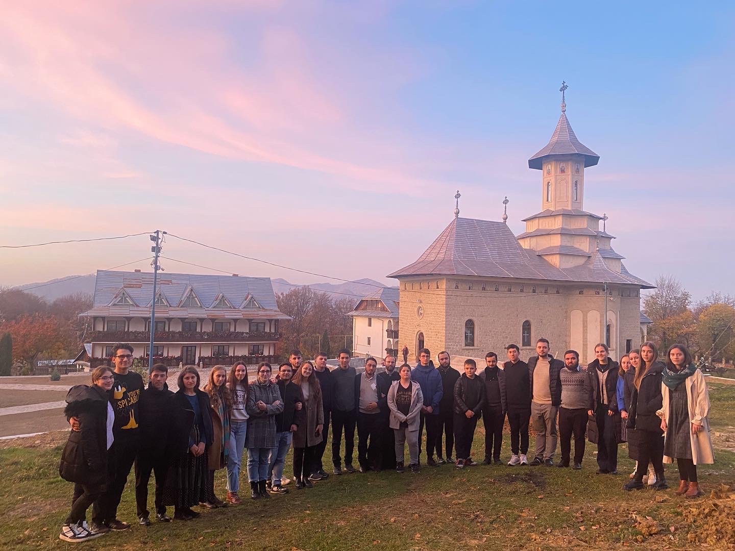 Pelerinaj „Pe urmele Sfântului Paisie de la Neamț”