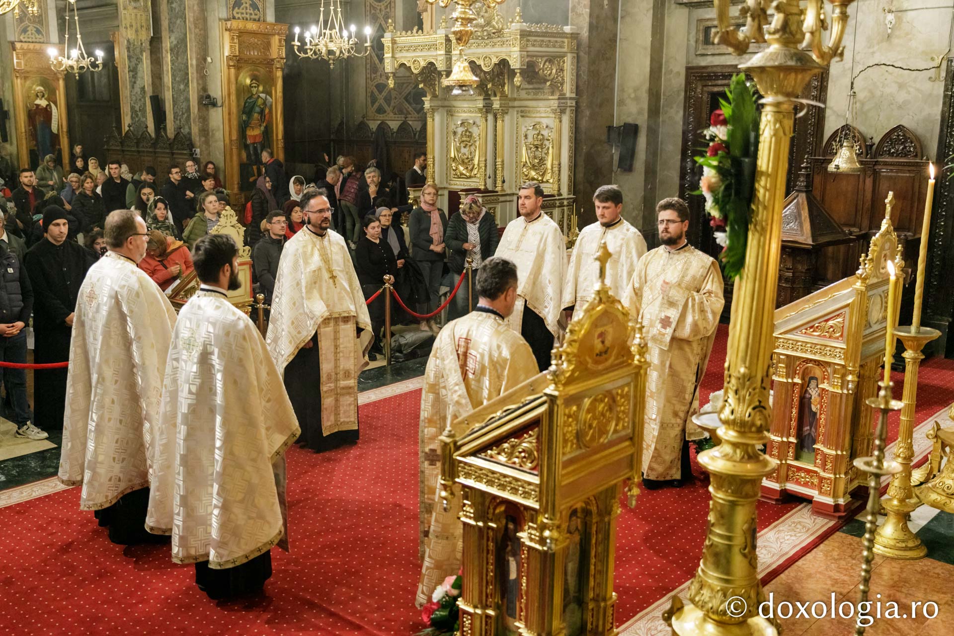 (Foto) Priveghere în cinstea Sfântului Apostol Andrei la Catedrala Mitropolitană din Iași