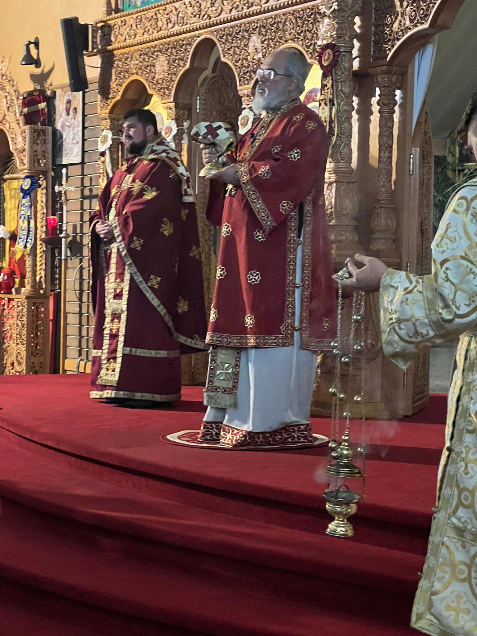 Priveghere de noapte  la Catedrala Episcopală „Sfântul Mare Mucenic Gheorghe”  din Saint-Hubert, QC