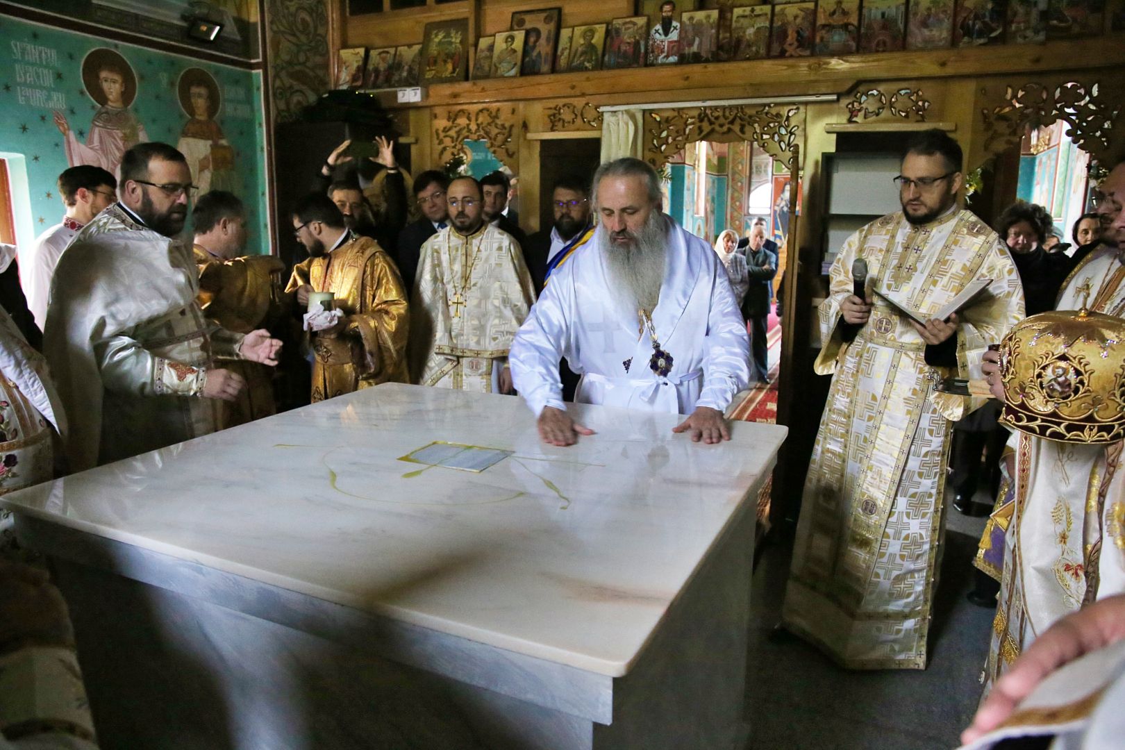 Biserica din Todirești a fost sfințită de Mitropolitul Moldovei și Bucovinei