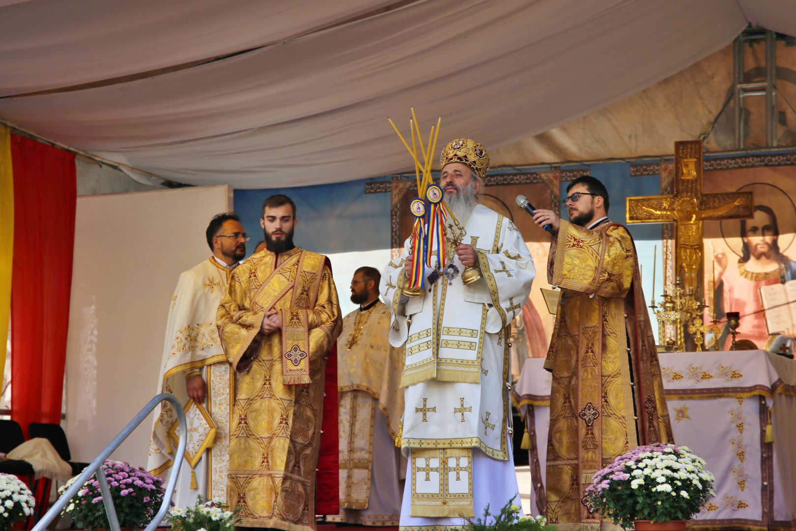 Biserica din Todirești a fost sfințită de Mitropolitul Moldovei și Bucovinei