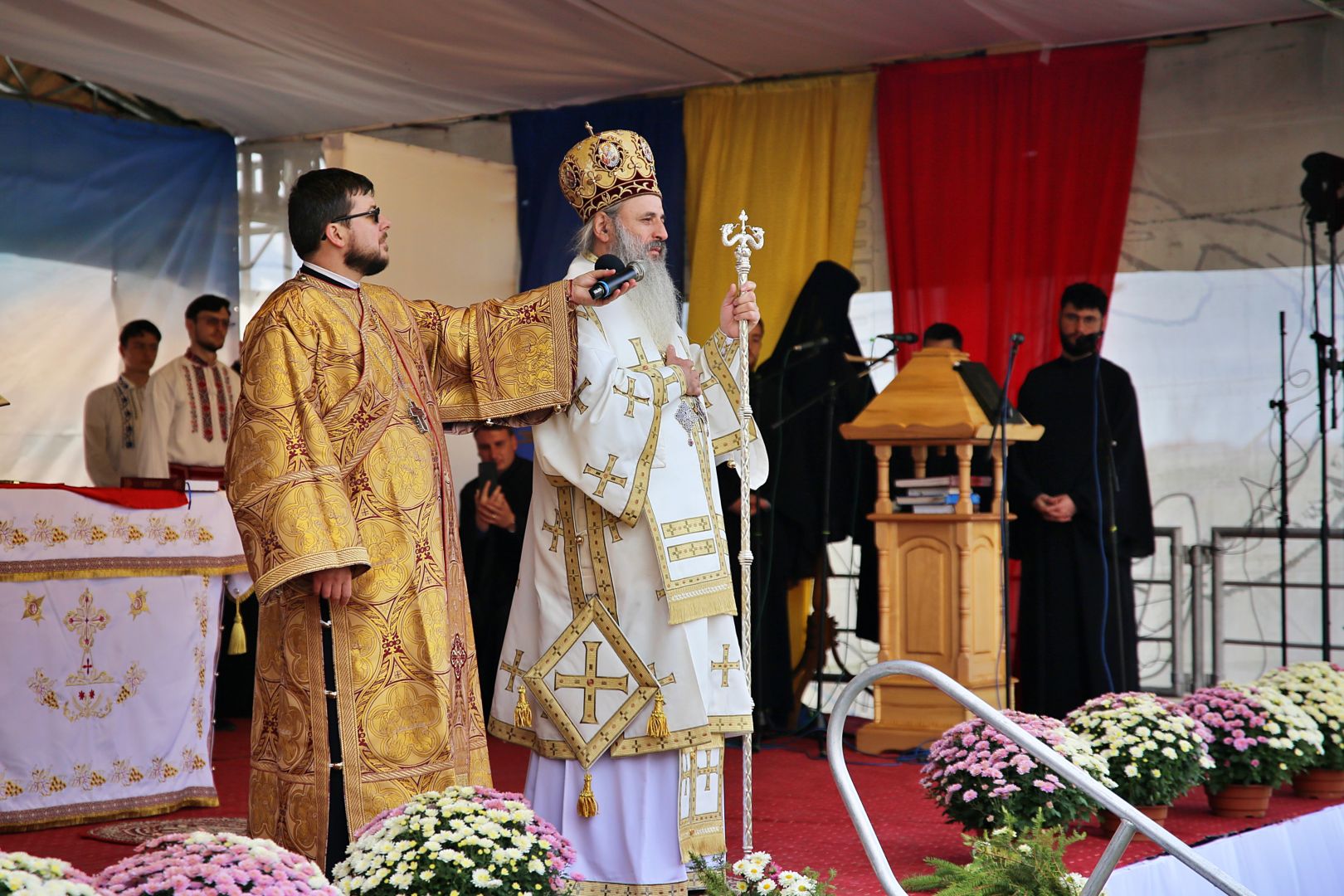Biserica din Todirești a fost sfințită de Mitropolitul Moldovei și Bucovinei