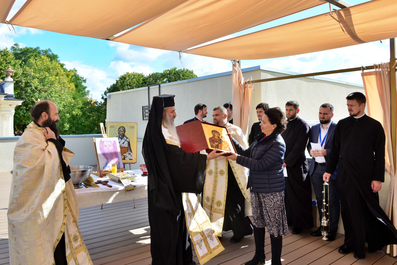 Noua clădire a Liceului „Varlaam Mitropolitul” din Iași a fost binecuvântată. IPS Teofan: „Să aveți trei direcții: apropierea de Dumnezeu, pregătirea profesională și pregătirea pentru viața de familie”