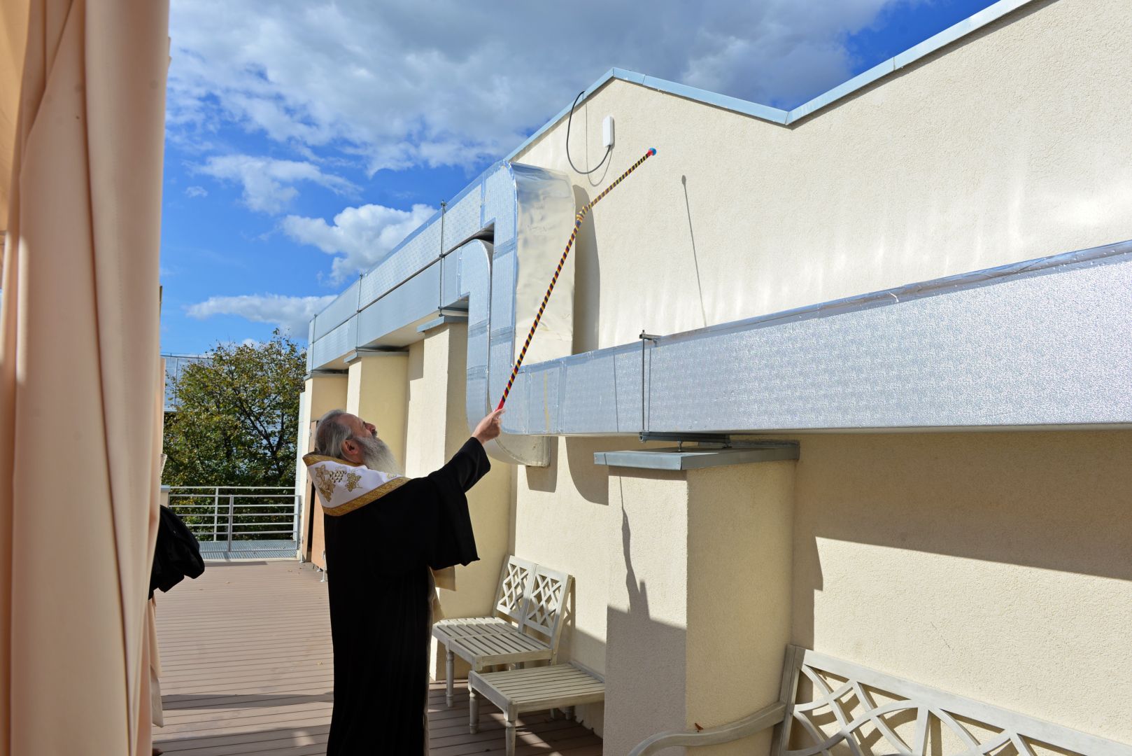 Noua clădire a Liceului „Varlaam Mitropolitul” din Iași a fost binecuvântată. IPS Teofan: „Să aveți trei direcții: apropierea de Dumnezeu, pregătirea profesională și pregătirea pentru viața de familie”