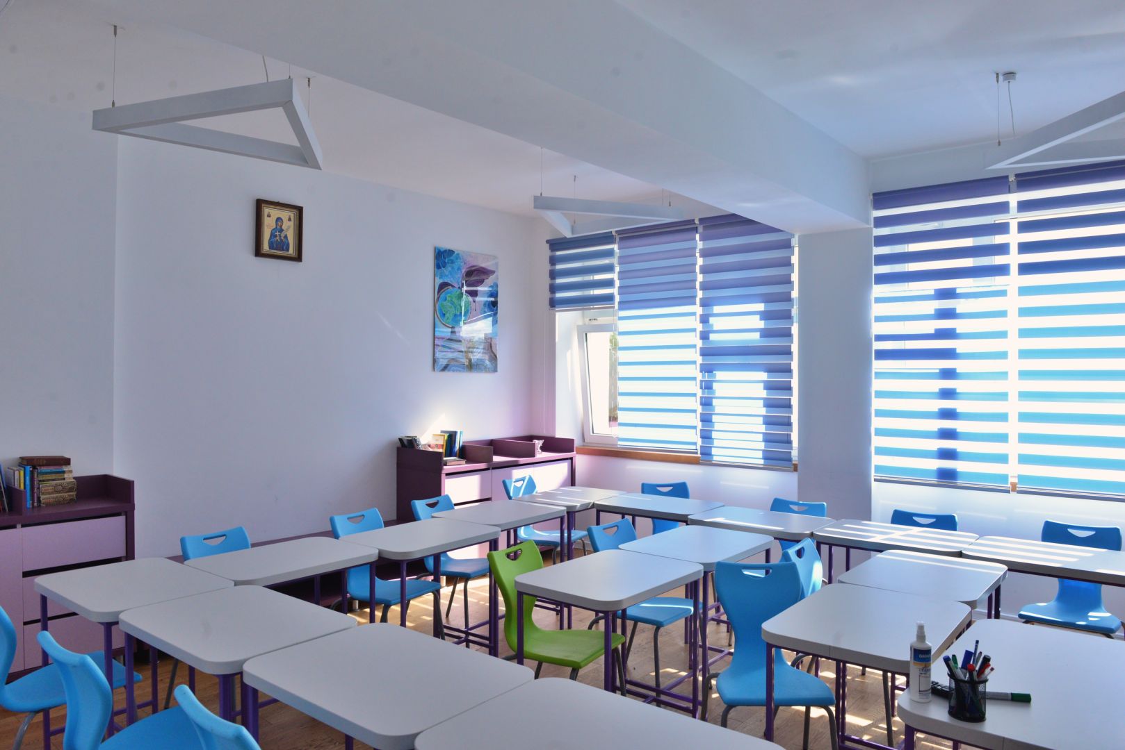 Noua clădire a Liceului „Varlaam Mitropolitul” din Iași a fost binecuvântată. IPS Teofan: „Să aveți trei direcții: apropierea de Dumnezeu, pregătirea profesională și pregătirea pentru viața de familie”