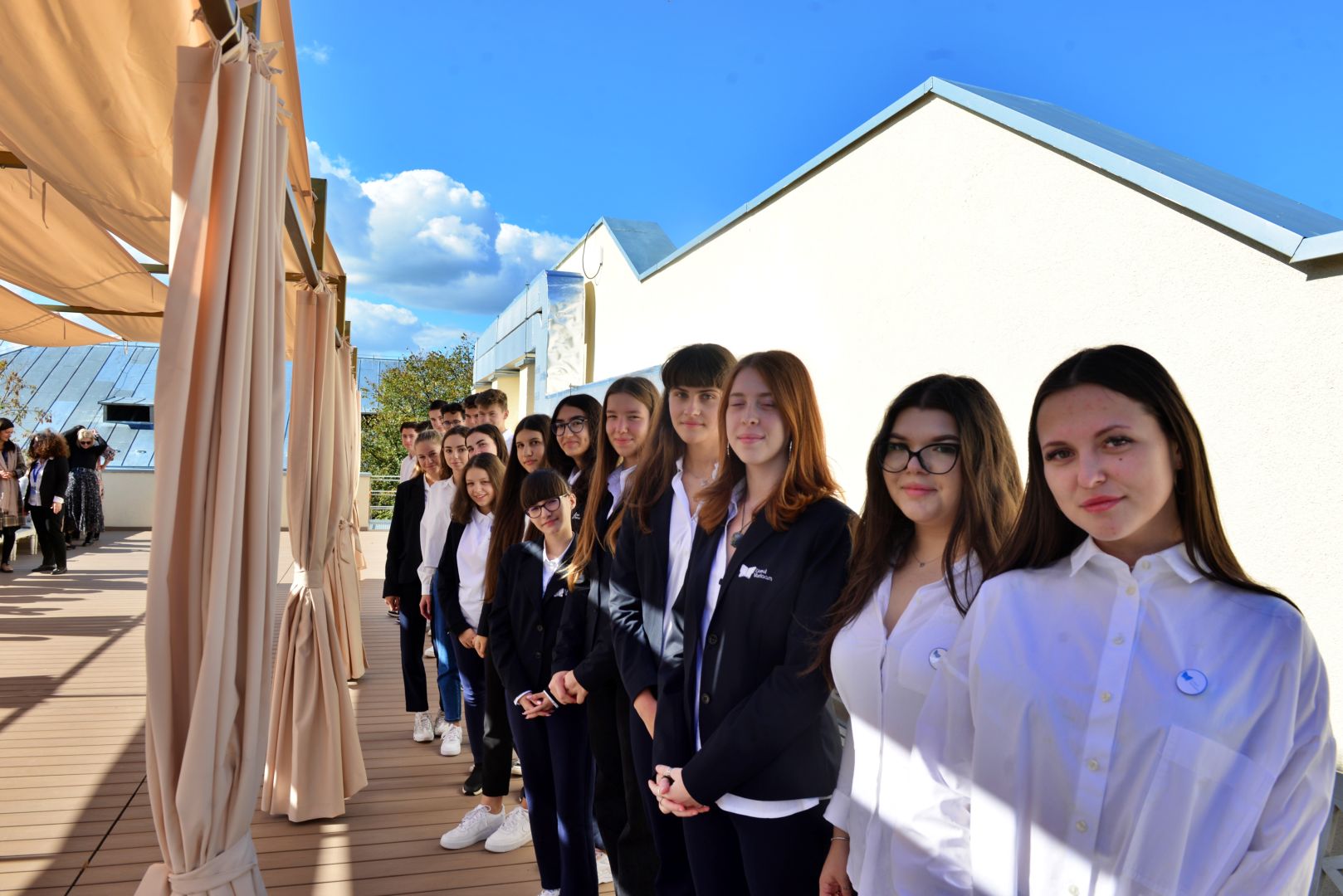 Noua clădire a Liceului „Varlaam Mitropolitul” din Iași a fost binecuvântată. IPS Teofan: „Să aveți trei direcții: apropierea de Dumnezeu, pregătirea profesională și pregătirea pentru viața de familie”