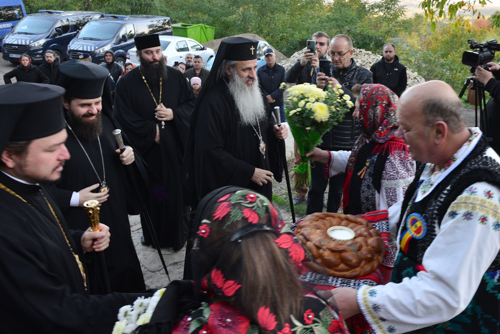 Moment istoric pentru Mănăstirea „Piatra Sfântă”: biserica așezământului monahal, târnosită de trei ierarhi