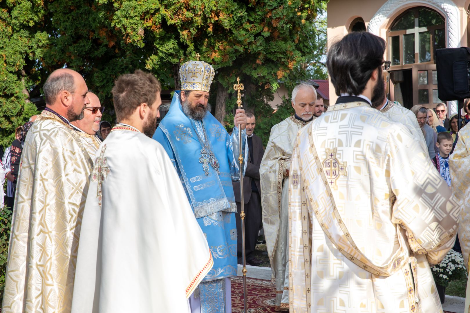 PS Nichifor Botoșăneanul a binecuvântat un altar de vară în Hălceni