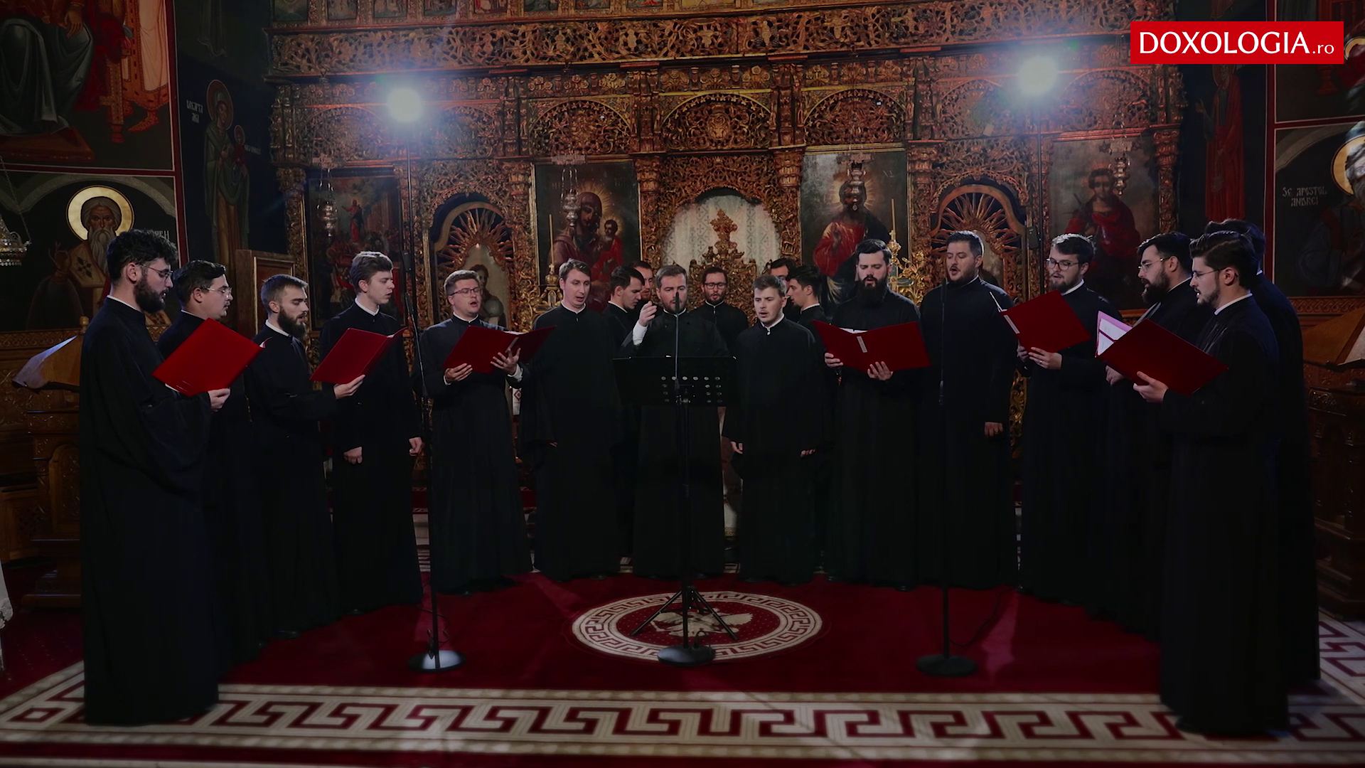 (Video) Slujba Sfântului Paisie de la Neamț - Doxologia