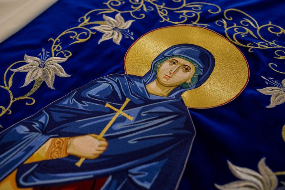 veșmânt cu Sfânta Cuvioasă Parascheva