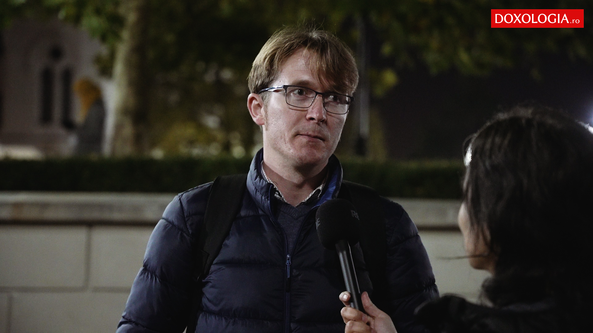 (Video) Un tânăr romano-catolic, închinător la moaștele Sfintei Cuvioase Parascheva