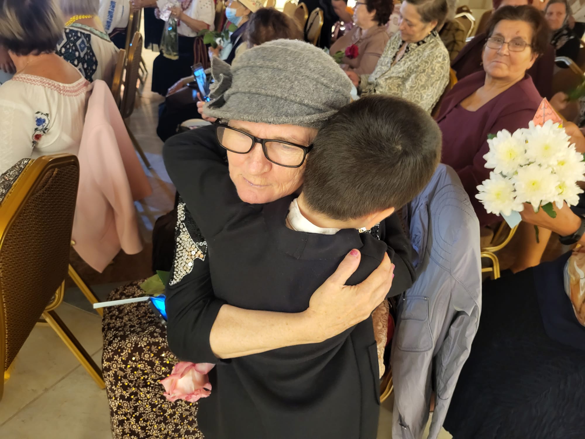 Ziua Internațională a Persoanelor Vârstnice – în nuanțe de toamnă, sub Acoperământul Maicii Domnului