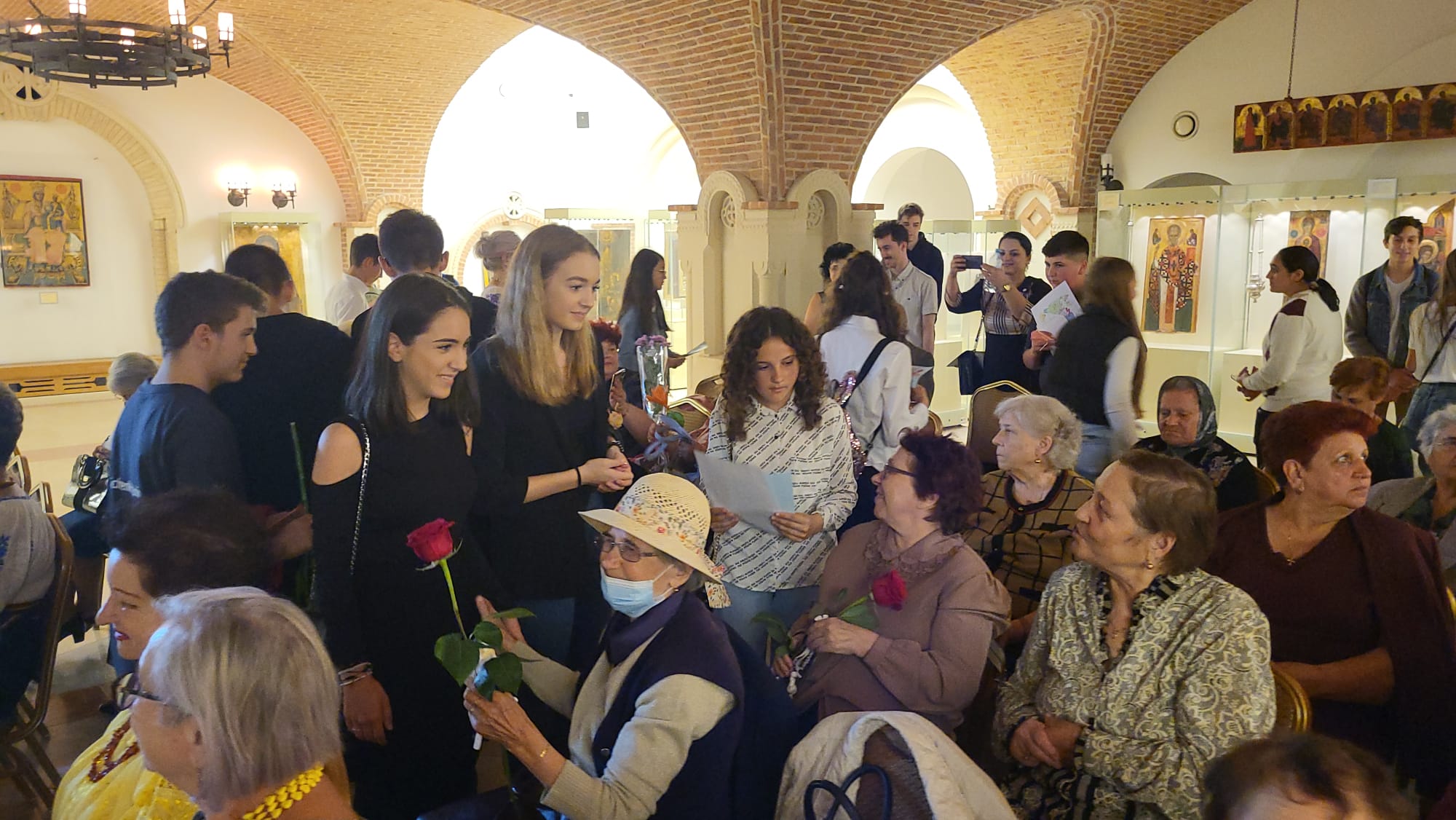 Ziua Internațională a Persoanelor Vârstnice – în nuanțe de toamnă, sub Acoperământul Maicii Domnului