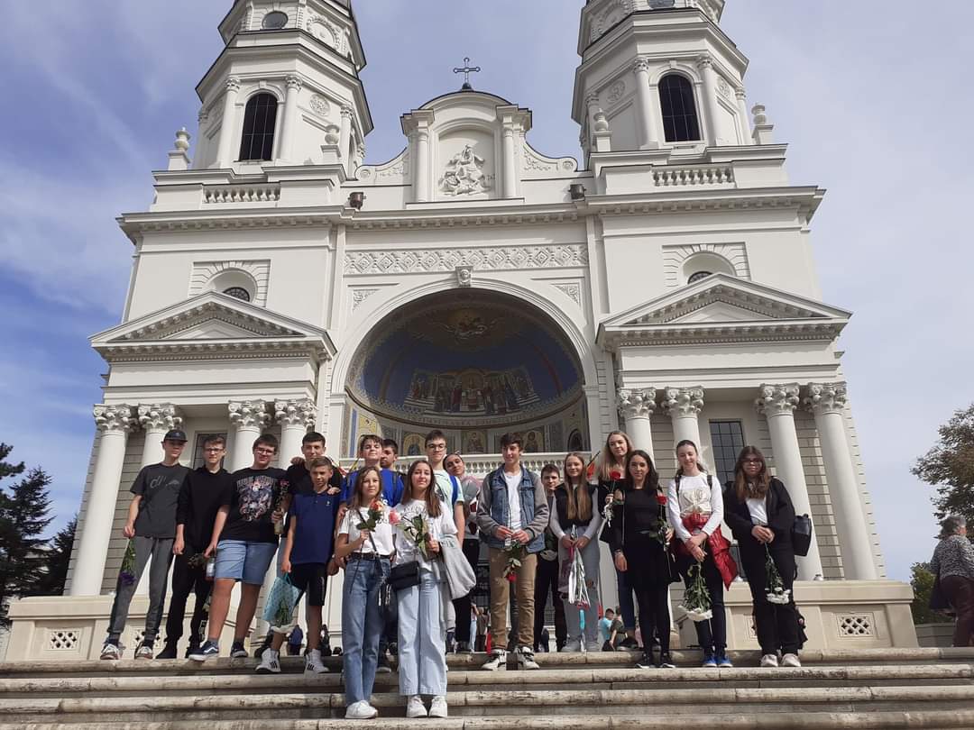 Ziua Internațională a Persoanelor Vârstnice – în nuanțe de toamnă, sub Acoperământul Maicii Domnului